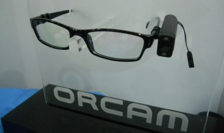 Confira a materia que o blog do TV Doutor realizou com a Mais Autonomia sobre o OrCam MyEye 2 455x270 - TV Doutor | Óculos com visão artificial beneficia pessoas com baixa ou nenhuma visão
