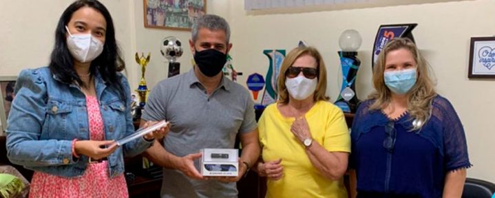 Instituto de Cegos da Bahia recebe doação de OrCam MyEye de um casal! - Mais Autonomia