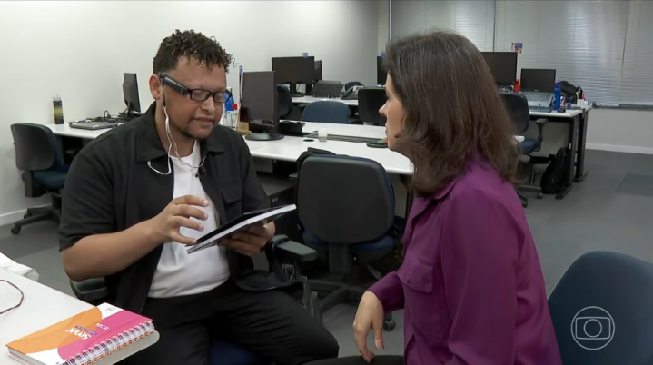 Jornal Nacional trouxe uma matéria inspiradora sobre o uso de tecnologias assistivas que estão revolucionando a vida de pessoas com deficiência visual